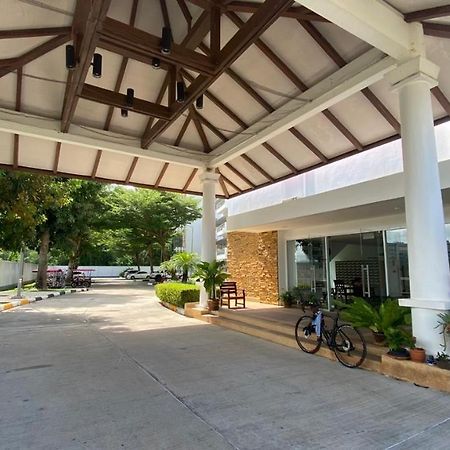 Seaview Beachfront Maephim Beach A12 A13 Rayong Exterior photo